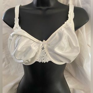 NWOT Chantelle IVORY Unlined Underwire, 38DDDD *P1092
